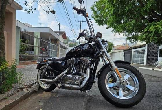 HARLEY-DAVIDSON SPORTSTER 1200 CUSTOM 